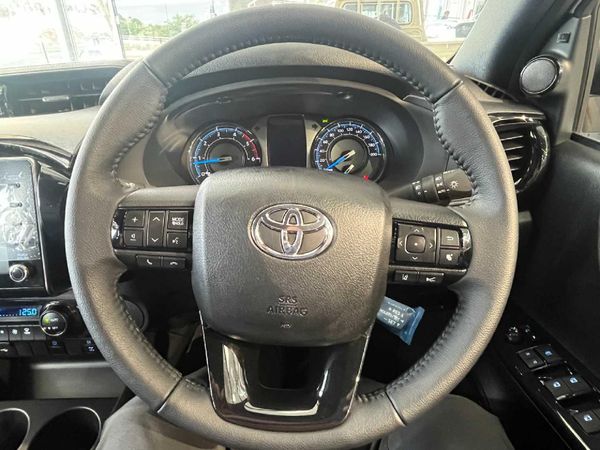 2026-Toyota-Hilux-28-GD-6-RB-Legend-RS-Auto-Double-Cab-mHev image:11