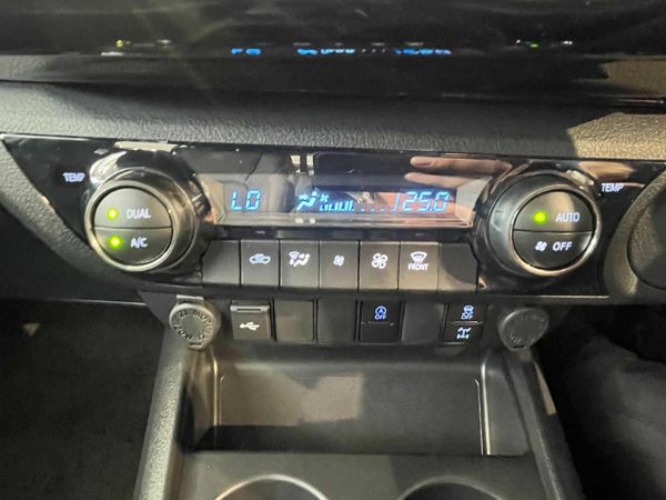 2026-Toyota-Hilux-28-GD-6-RB-Legend-RS-Auto-Double-Cab-mHev image:14