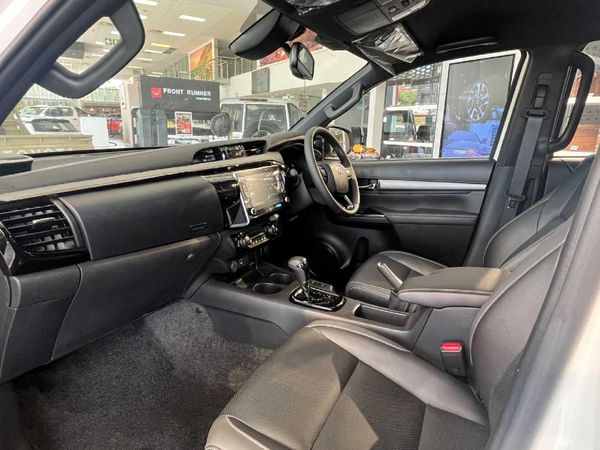 2026-Toyota-Hilux-28-GD-6-RB-Legend-RS-Auto-Double-Cab-mHev image:8