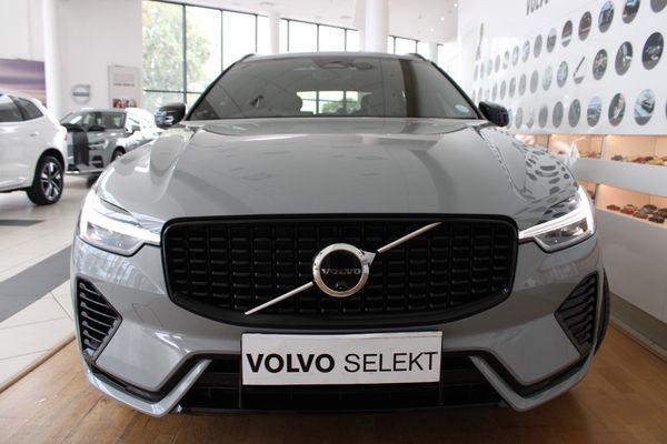 2025-Volvo-XC60-T8-Twin-Engine-Ultimate-Dark-AWD image:1