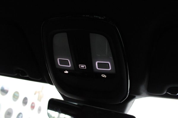 2025-Volvo-XC60-T8-Twin-Engine-Ultimate-Dark-AWD image:19