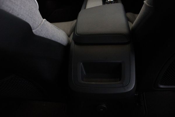 2025-Volvo-XC60-T8-Twin-Engine-Ultimate-Dark-AWD image:22