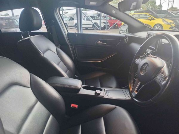 2016-Mercedes-Benz-A-Class-A-200d-Style-Auto image:5