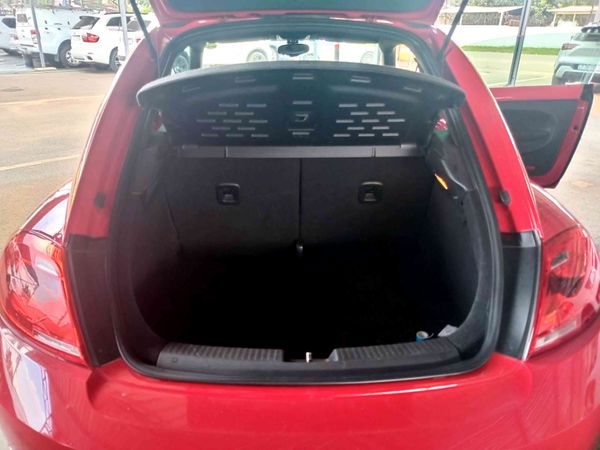2014-Volkswagen-Beetle-14-TSI-Sport-Auto image:12