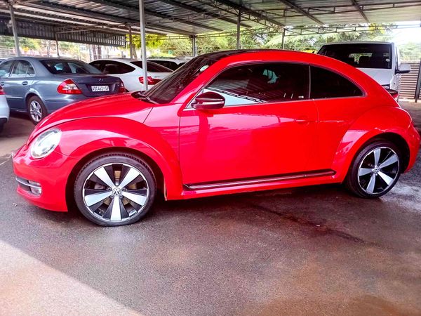 2014-Volkswagen-Beetle-14-TSI-Sport-Auto image:2