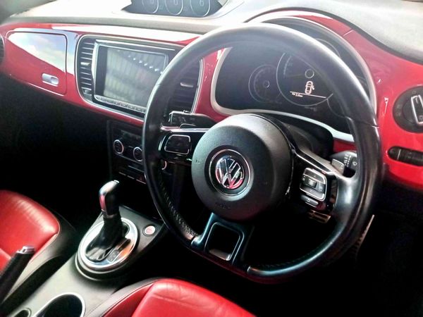 2014-Volkswagen-Beetle-14-TSI-Sport-Auto image:8
