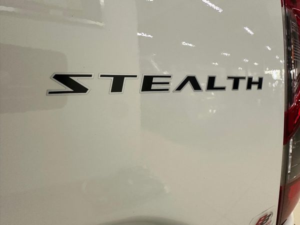 2025-Nissan-Navara-25DDTi-Stealth-Auto image:12