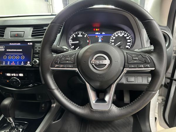 2025-Nissan-Navara-25DDTi-Stealth-Auto image:8