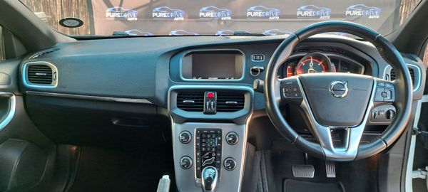 2017-Volvo-V40-D3-Inscription-Auto image:10