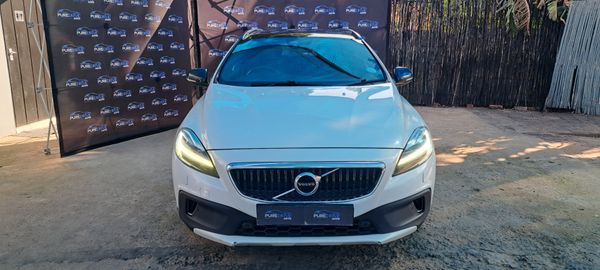 2017-Volvo-V40-D3-Inscription-Auto image:1