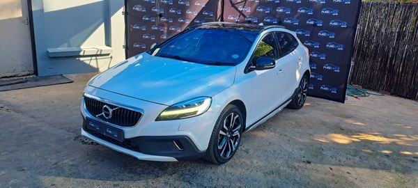 2017-Volvo-V40-D3-Inscription-Auto image:2