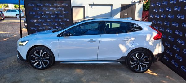 2017-Volvo-V40-D3-Inscription-Auto image:3