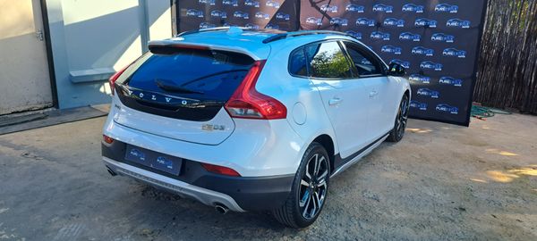 2017-Volvo-V40-D3-Inscription-Auto image:6