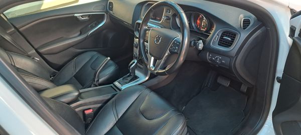 2017-Volvo-V40-D3-Inscription-Auto image:8
