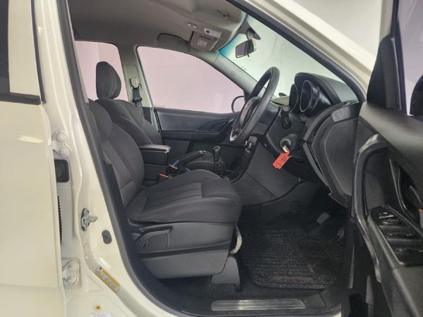 2020-Mahindra-XUV-500-22D-mHawk-7-seat-W4 image:9