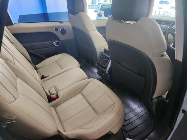 2020-Land-Rover-Range-Rover-Sport-30-D-SE-225kW image:10