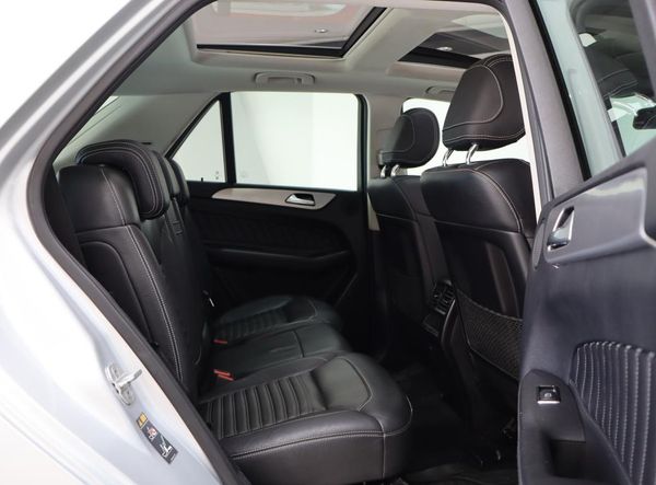 2017-Mercedes-Benz-GLE-350d-4Matic image:10