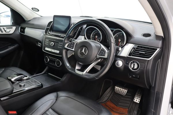 2017-Mercedes-Benz-GLE-350d-4Matic image:11
