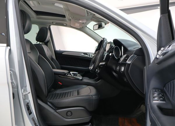 2017-Mercedes-Benz-GLE-350d-4Matic image:12