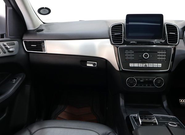 2017-Mercedes-Benz-GLE-350d-4Matic image:15