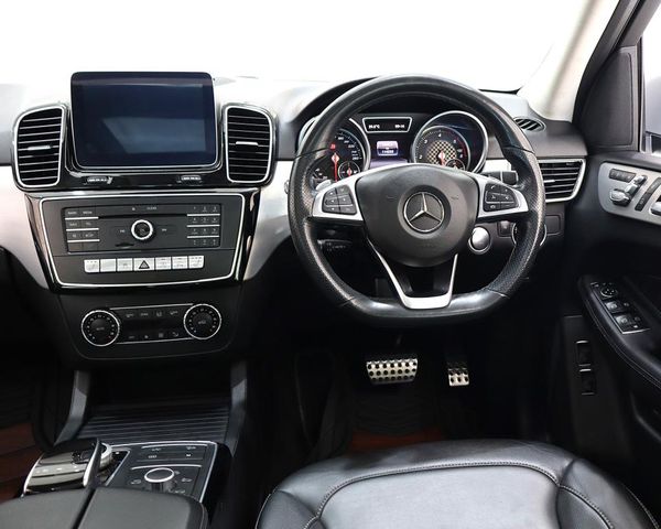 2017-Mercedes-Benz-GLE-350d-4Matic image:16