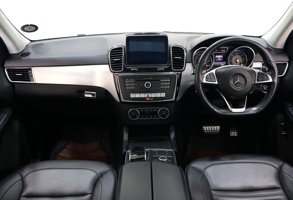 2017-Mercedes-Benz-GLE-350d-4Matic image:17