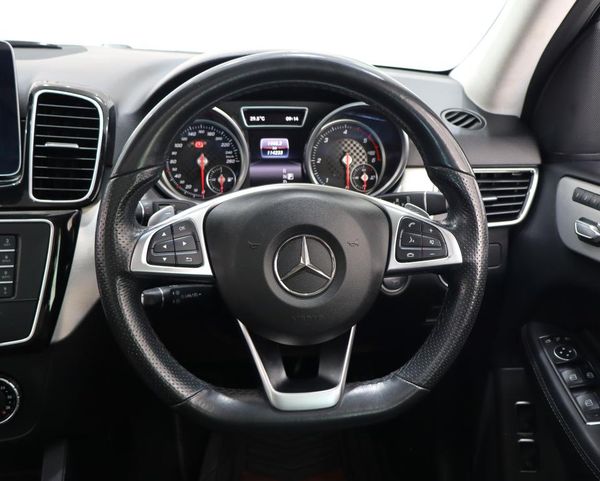 2017-Mercedes-Benz-GLE-350d-4Matic image:18