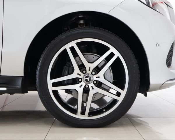 2017-Mercedes-Benz-GLE-350d-4Matic image:6