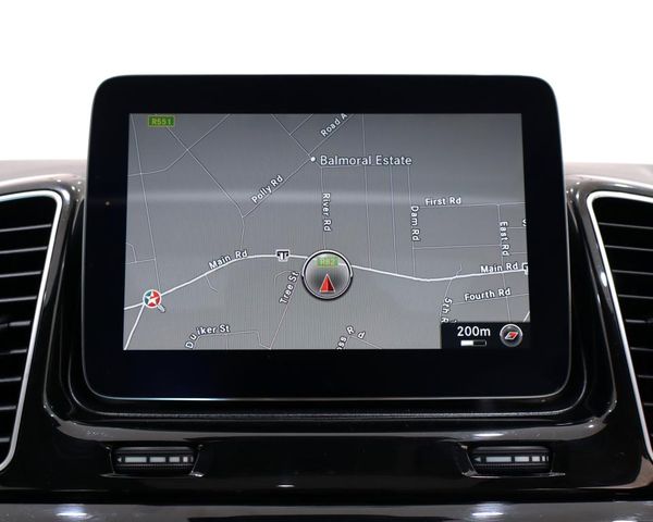 2017-Mercedes-Benz-GLE-350d-4Matic image:8