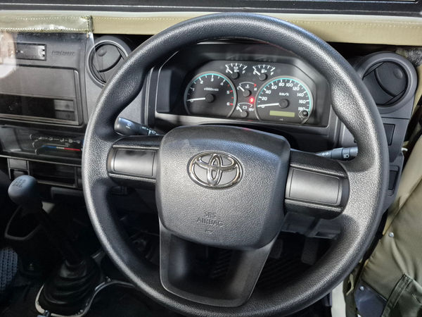 2026-Toyota-Land-Cruiser-79-42-D-Single-Cab image:13
