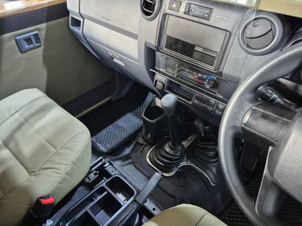 2026-Toyota-Land-Cruiser-79-42-D-Single-Cab image:14