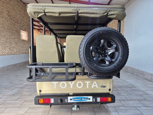 2026-Toyota-Land-Cruiser-79-42-D-Single-Cab image:4