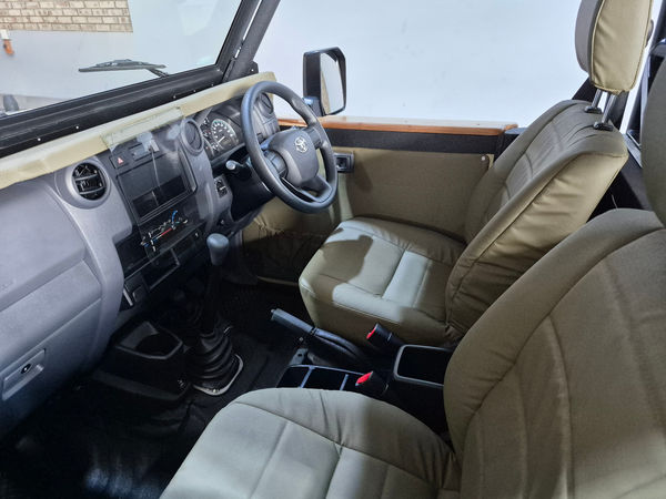 2026-Toyota-Land-Cruiser-79-42-D-Single-Cab image:7