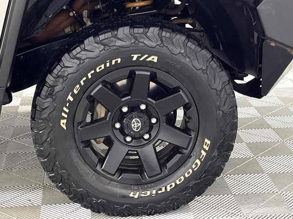 2017-Toyota-FJ-Cruiser-40-V6 image:4