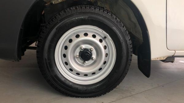 2018-Toyota-Hilux-20-VVTi-Single-Cab image:19