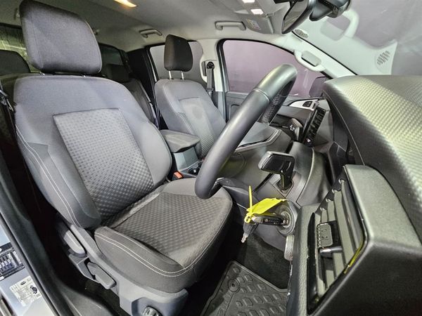 2025-Volkswagen-Amarok-20-TDI-125kW-Life-Auto-Double-Cab image:12