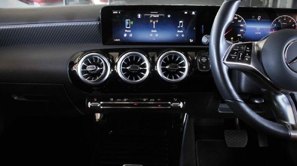 2025-Mercedes-Benz-A-Class-A-200-Auto image:11