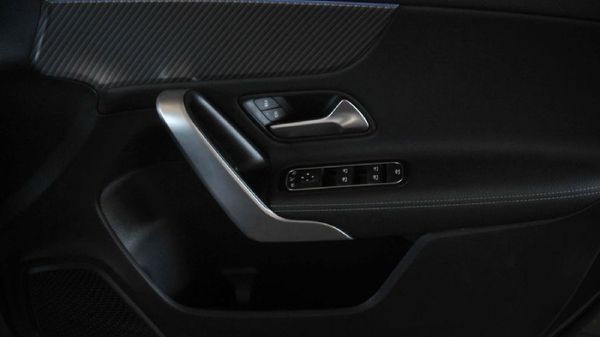 2025-Mercedes-Benz-A-Class-A-200-Auto image:15