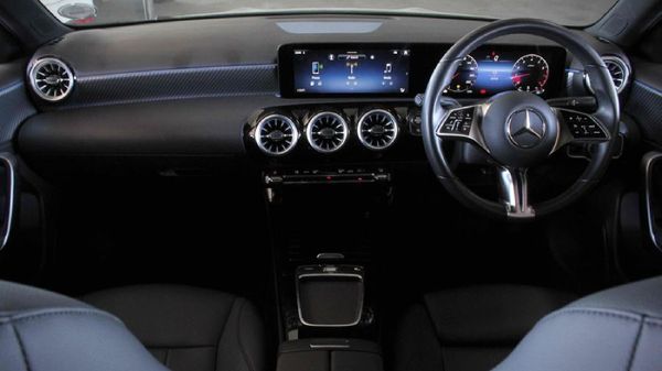 2025-Mercedes-Benz-A-Class-A-200-Auto image:18