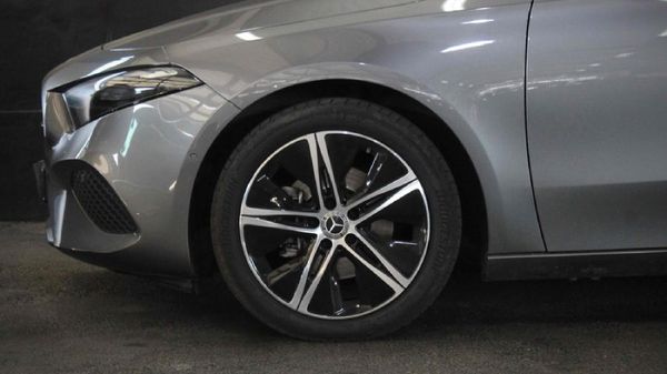 2025-Mercedes-Benz-A-Class-A-200-Auto image:3