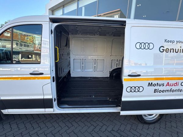 2026-Volkswagen-Crafter-35-20-TDI-MWB-Auto-Panel-Van image:14