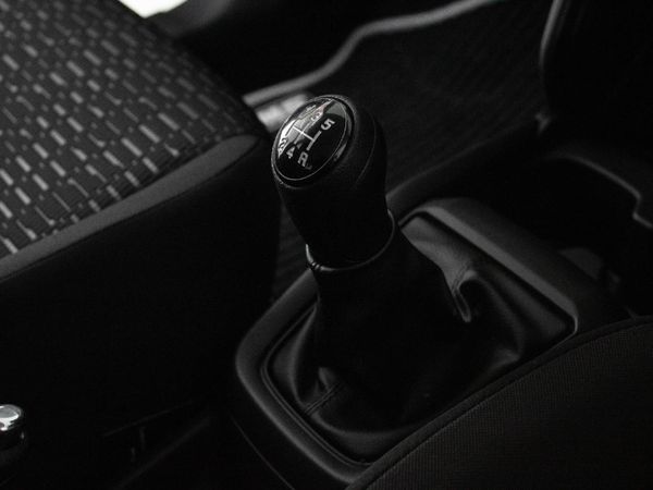 2026-Suzuki-Swift-12-GL image:18