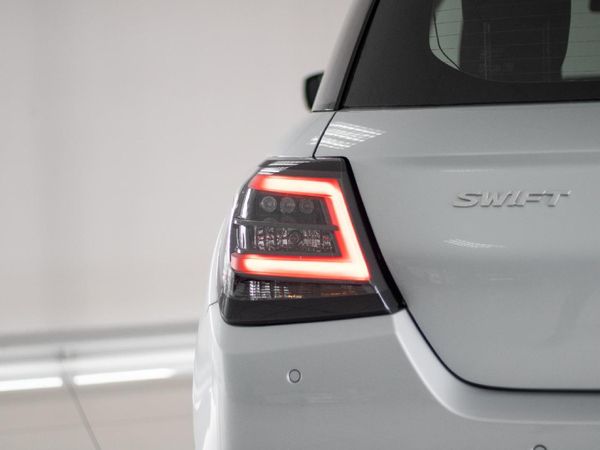 2026-Suzuki-Swift-12-GL image:4