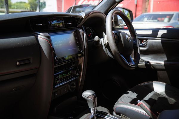 2025-Toyota-Fortuner-28GD-6-4x4-GR-S-Auto image:10