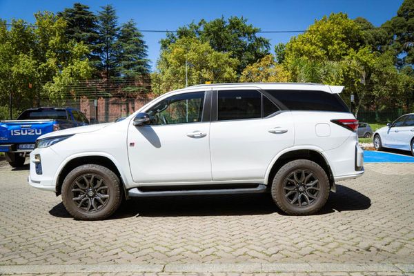 2025-Toyota-Fortuner-28GD-6-4x4-GR-S-Auto image:3