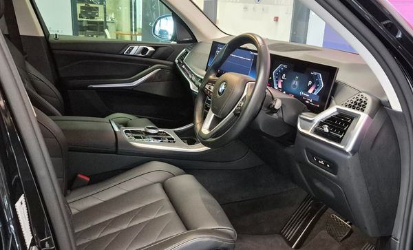 2025-BMW-X5-xDrive30d image:12