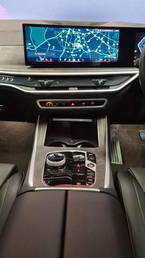 2025-BMW-X5-xDrive30d image:14