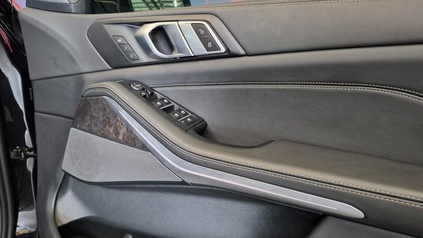 2025-BMW-X5-xDrive30d image:15