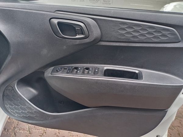 2021-Hyundai-Grand-i10-125-Fluid image:12