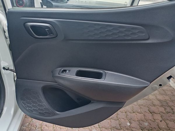 2021-Hyundai-Grand-i10-125-Fluid image:14
